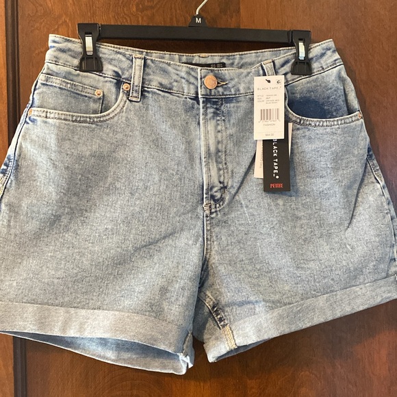Bran new Black Tape high waisted medium Wash jean shorts with rolled cuff 😍😍😍 - Picture 3 of 8